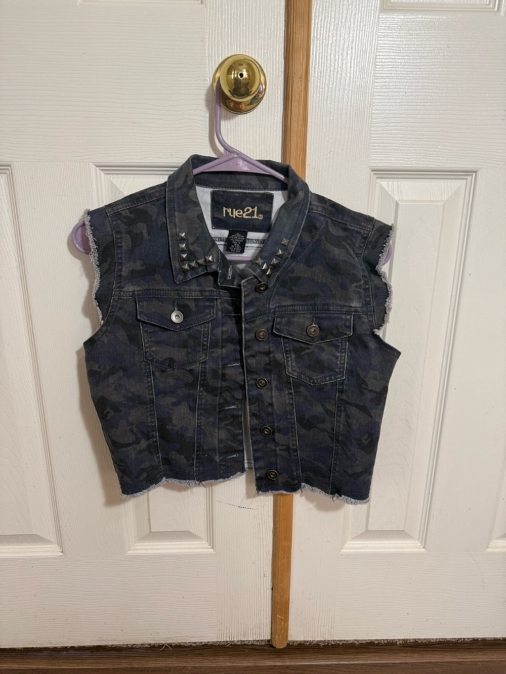 Rue21 Camo Cropped Studded Vest NWT